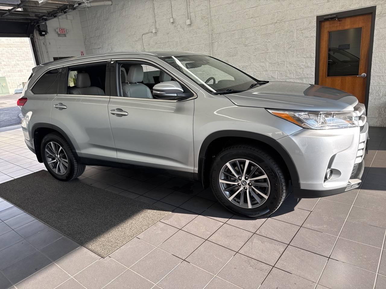 2019 Toyota Highlander XLE — SUV — 125,138 mi — Springfield, MO