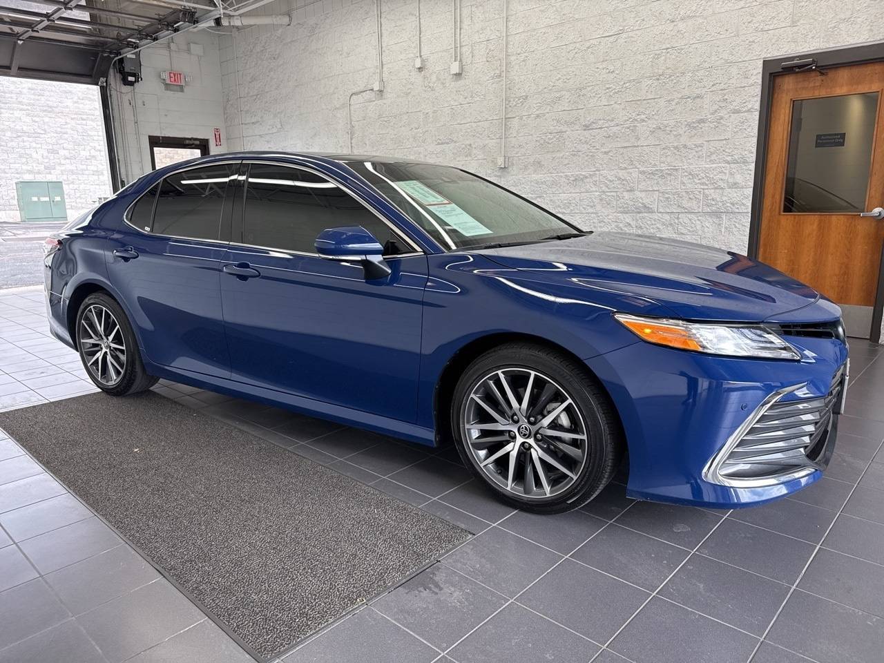 2024 Toyota Camry XLE — Sedan — 34,904 mi — Springfield, MO