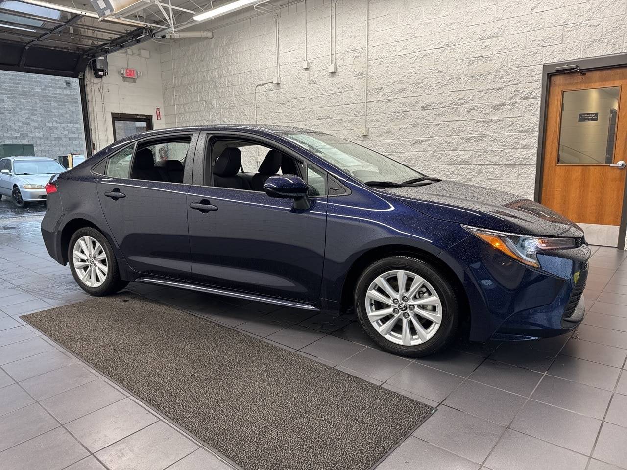 2024 Toyota Corolla LE — Sedan — 5,059 mi — Springfield, MO