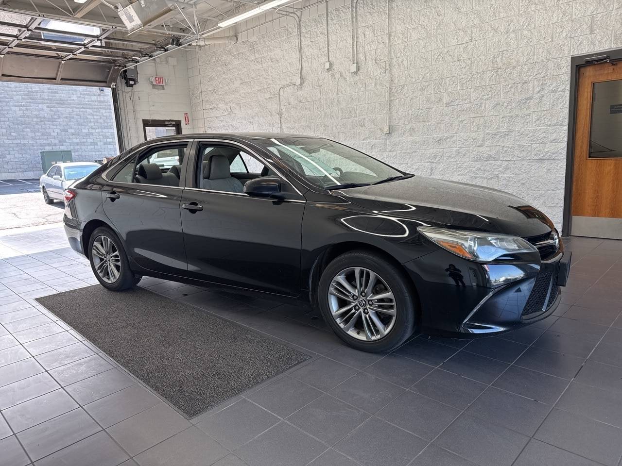 2015 Toyota Camry SE — Sedan — 197,525 mi — Springfield, MO