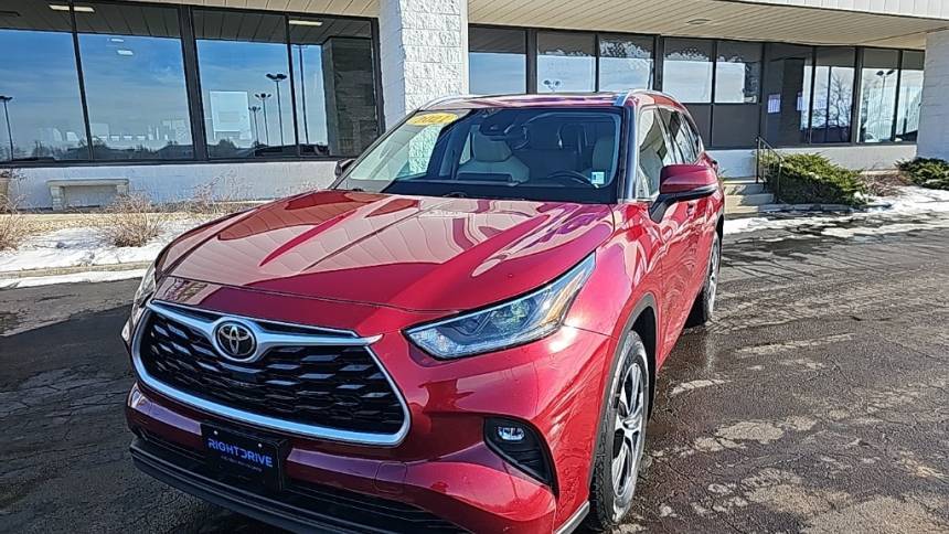 2021 Toyota Highlander XLE — SUV — 117,615 mi — Muncie, IN