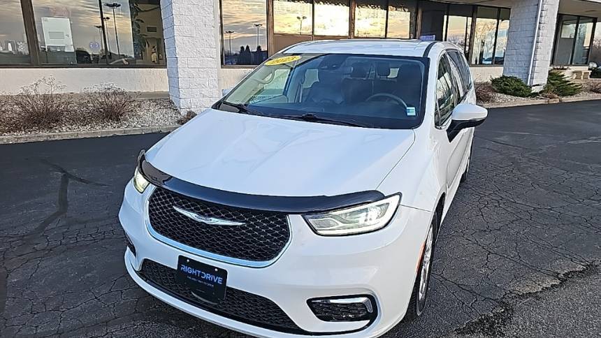 2023 Chrysler Pacifica Touring L — Minivan — 61,089 mi — Muncie, IN