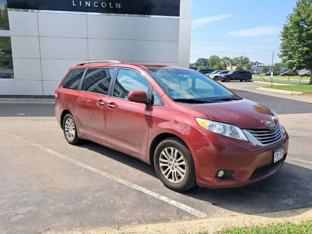 2011 Toyota Sienna XLE — Minivan — 82,303 mi — Bloomington, MN