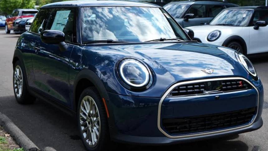 2025 MINI Hardtop Cooper S — Hatchback — 5,800 mi — Darien, CT