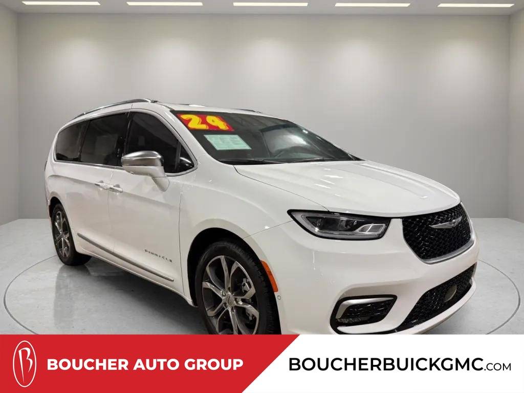 2024 Chrysler Pacifica Pinnacle — Minivan — 6,217 mi — Waukesha, WI