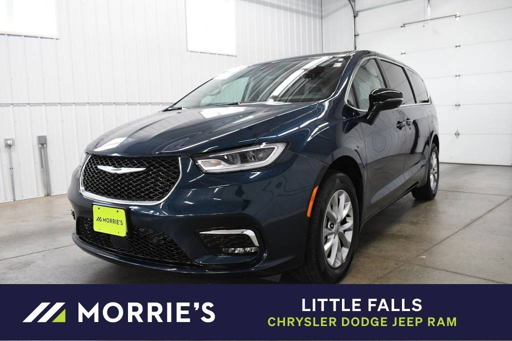 2024 Chrysler Pacifica Touring L — Minivan — 28,541 mi — Little Falls, MN