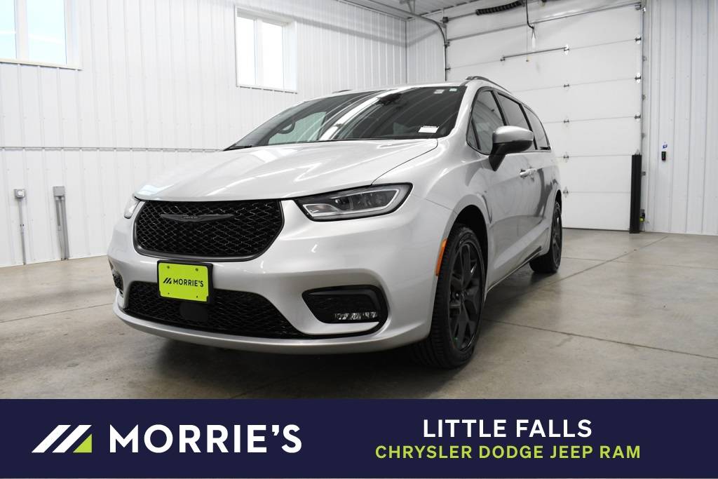 2023 Chrysler Pacifica Touring L — Minivan — 43,501 mi — Little Falls, MN