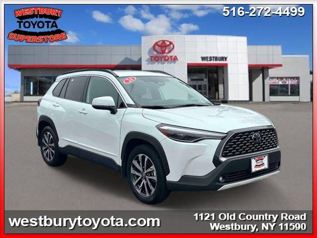 2024 Toyota Corolla Cross XLE — SUV — 15,789 mi — Westbury, NY