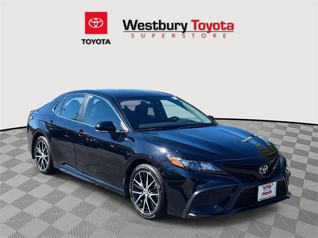 2024 Toyota Camry SE — Sedan — 15,262 mi — Westbury, NY