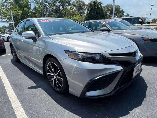 2023 Toyota Camry SE — Sedan — 15,431 mi — Westbury, NY