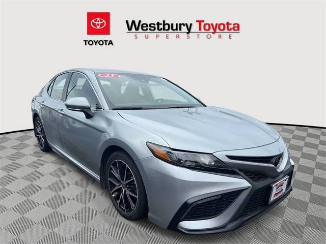 2023 Toyota Camry SE — Sedan — 24,100 mi — Westbury, NY