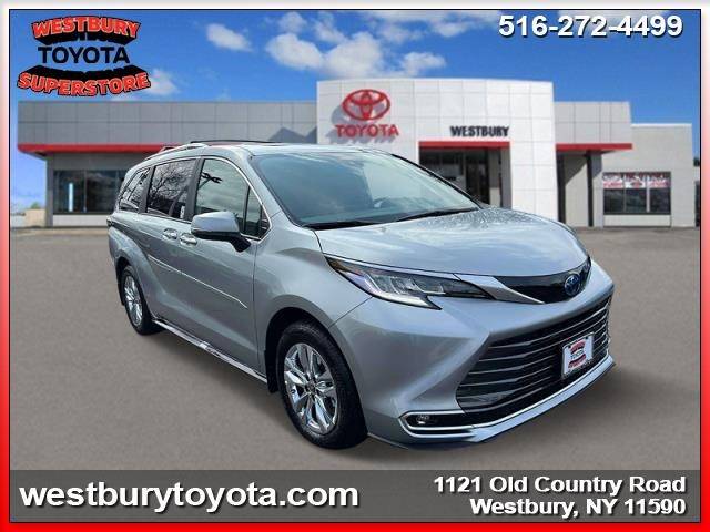 2025 Toyota Sienna Limited — Minivan — 1,002 mi — Westbury, NY