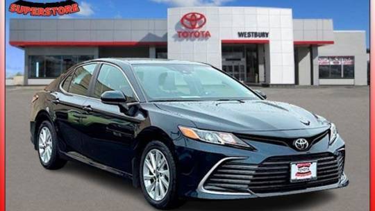 2021 Toyota Camry LE — Sedan — 27,950 mi — Westbury, NY