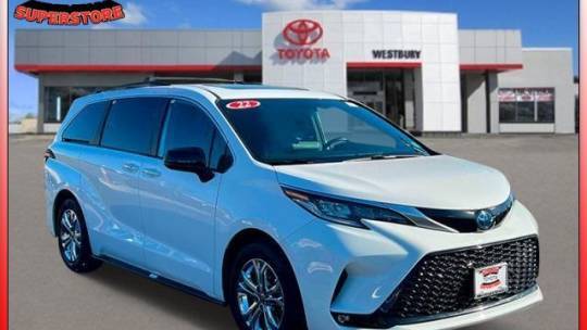 2022 Toyota Sienna XSE — Minivan — 39,799 mi — Westbury, NY