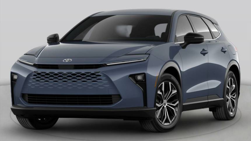 2025 Toyota Crown Signia XLE — SUV — 2,726 mi — Westbury, NY