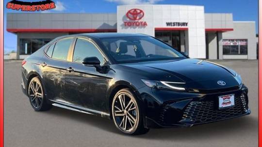 2025 Toyota Camry LE — Sedan — 3,177 mi — Westbury, NY