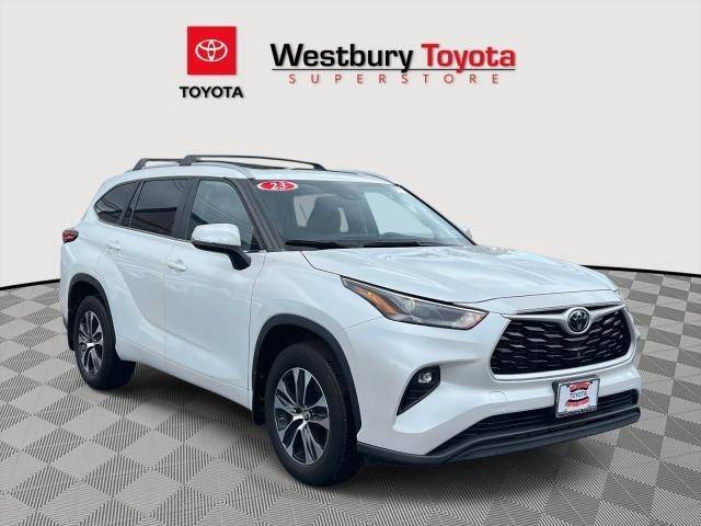 2023 Toyota Highlander XLE — SUV — 50,236 mi — Westbury, NY