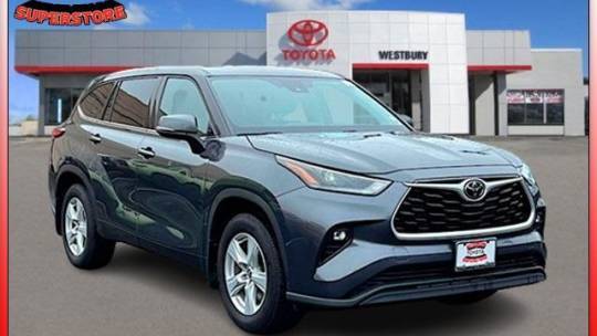 2021 Toyota Highlander LE — SUV — 34,798 mi — Westbury, NY