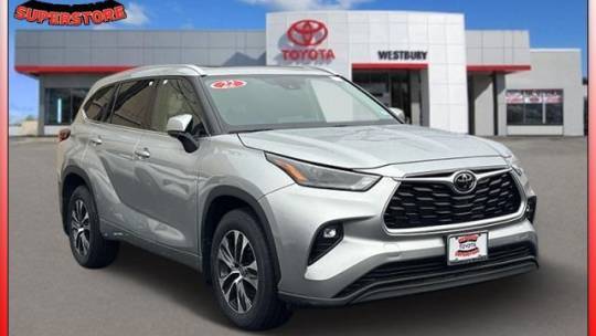 2022 Toyota Highlander XLE — SUV — 45,971 mi — Westbury, NY