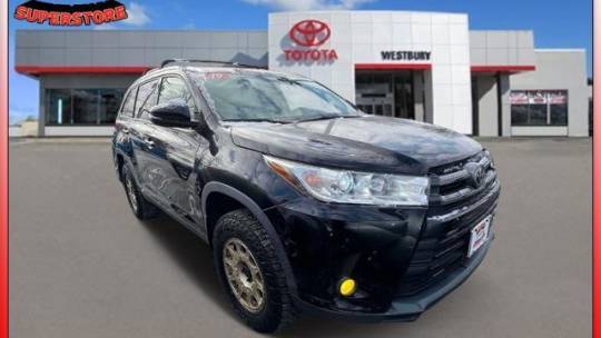 2019 Toyota Highlander XLE — SUV — 72,548 mi — Westbury, NY