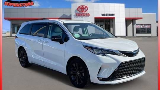 2022 Toyota Sienna XSE — Minivan — 41,155 mi — Westbury, NY