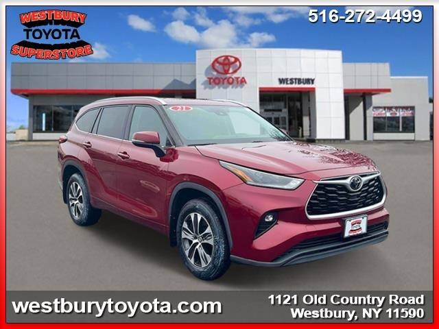 2021 Toyota Highlander XLE — SUV — 43,752 mi — Westbury, NY