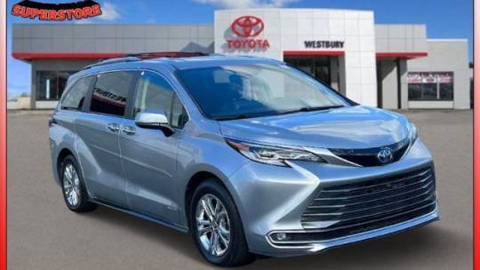 2021 Toyota Sienna Limited — Minivan — 41,325 mi — Westbury, NY