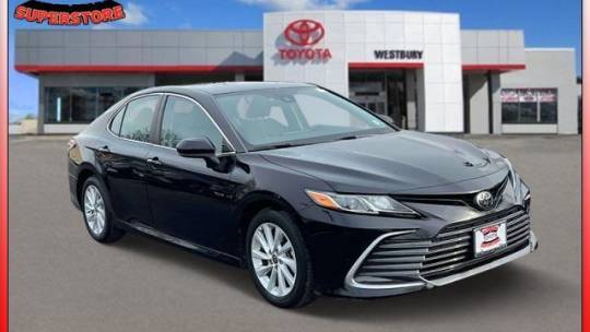 2022 Toyota Camry LE — Sedan — 23,059 mi — Westbury, NY