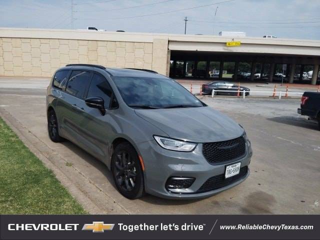 2023 Chrysler Pacifica Limited — Minivan — 25,888 mi — Richardson, TX
