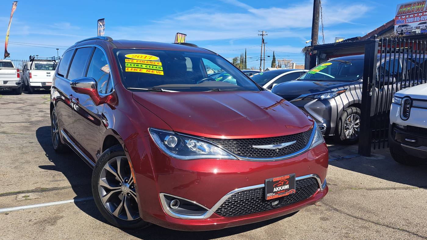2017 Chrysler Pacifica Limited — Minivan — 152,883 mi — Manteca, CA