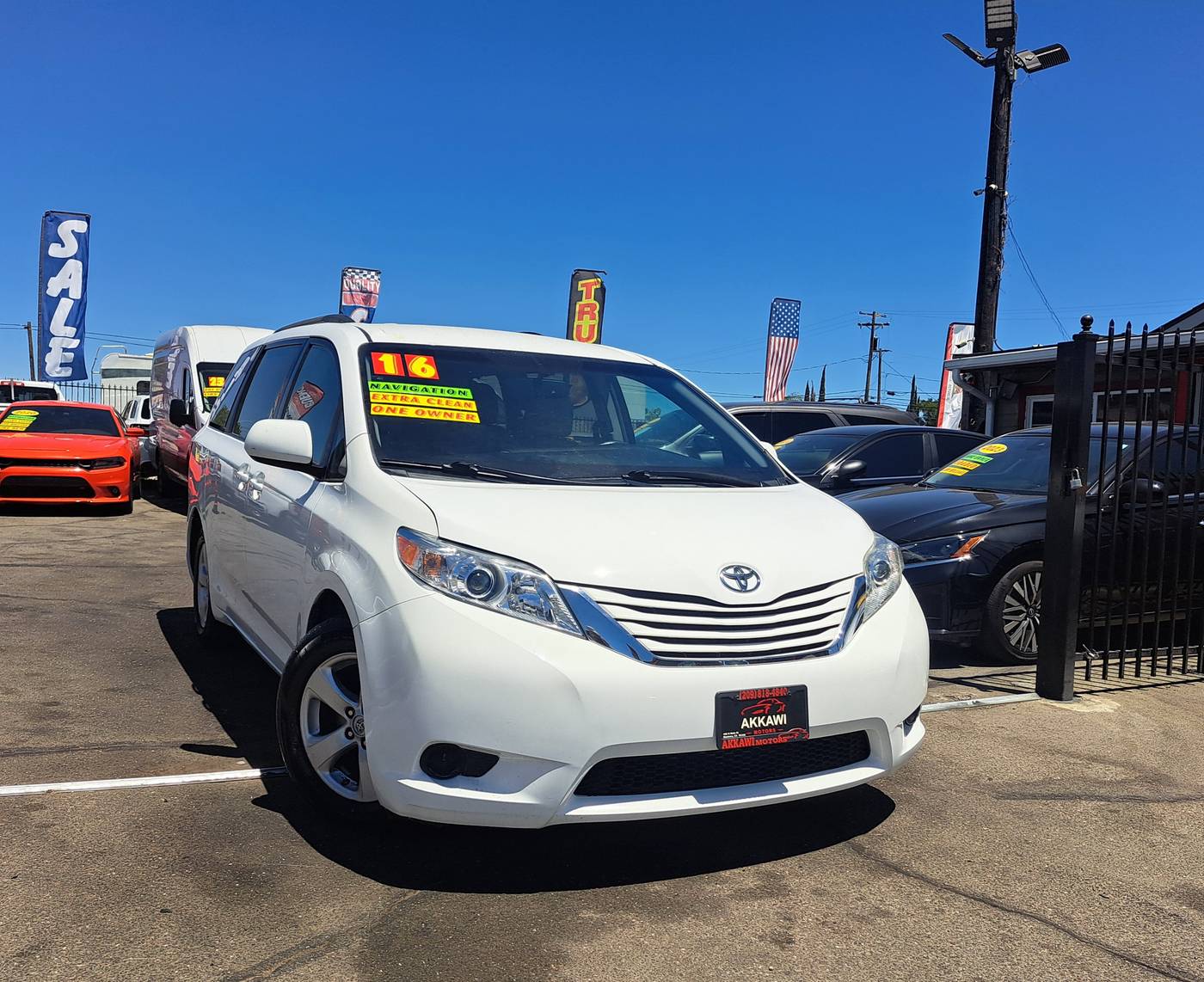 2016 Toyota Sienna LE — Minivan — 71,101 mi — Manteca, CA