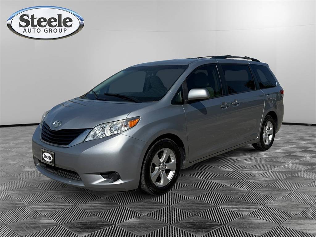 2014 Toyota Sienna LE — Minivan — 71,955 mi — New Braunfels, TX