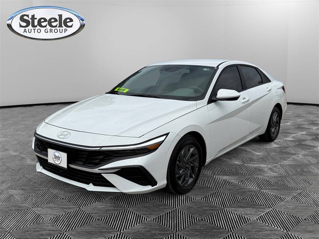 2024 Hyundai Elantra SEL — Sedan — 460 mi — New Braunfels, TX