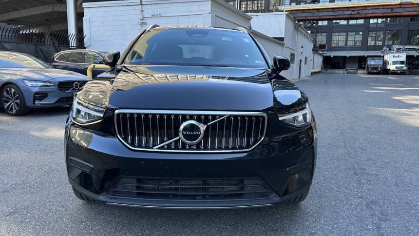 2024 Volvo XC40 Core — SUV — 18,444 mi — Brooklyn, NY