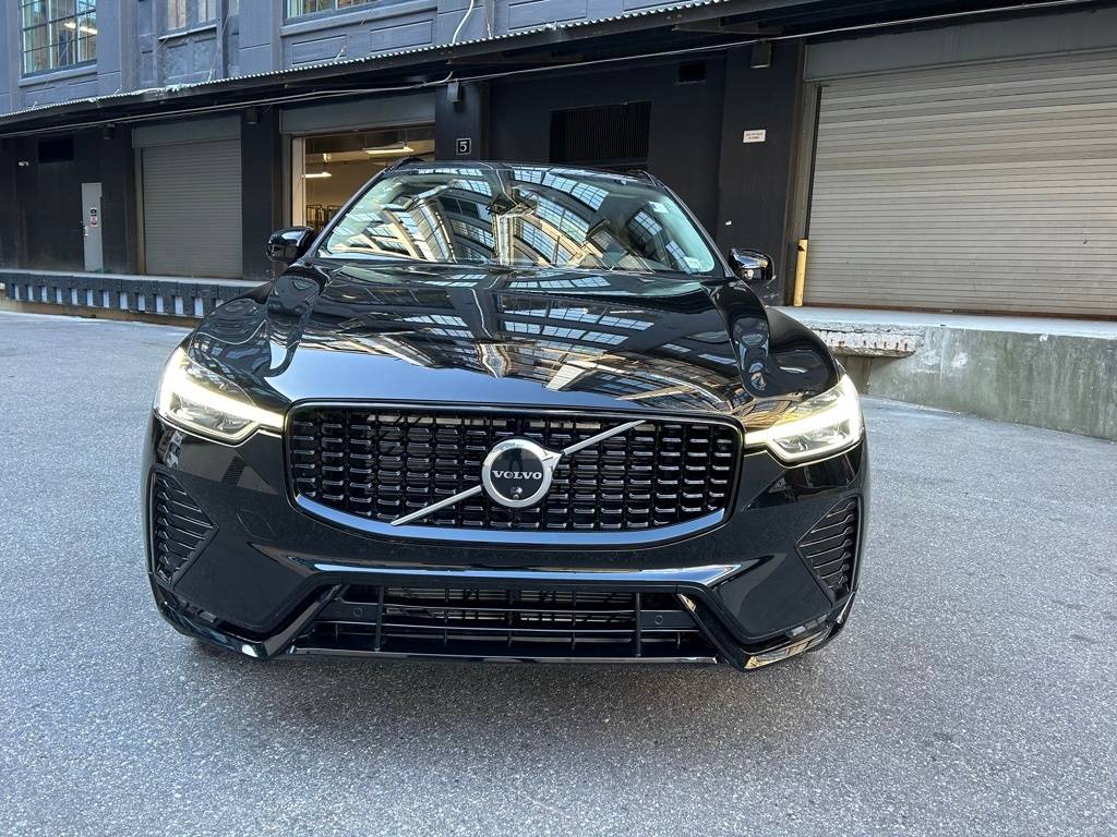 2025 Volvo XC60 Plus — SUV — 9,004 mi — Brooklyn, NY