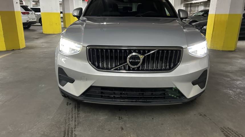 2025 Volvo XC40 Core — SUV — 4,070 mi — Brooklyn, NY