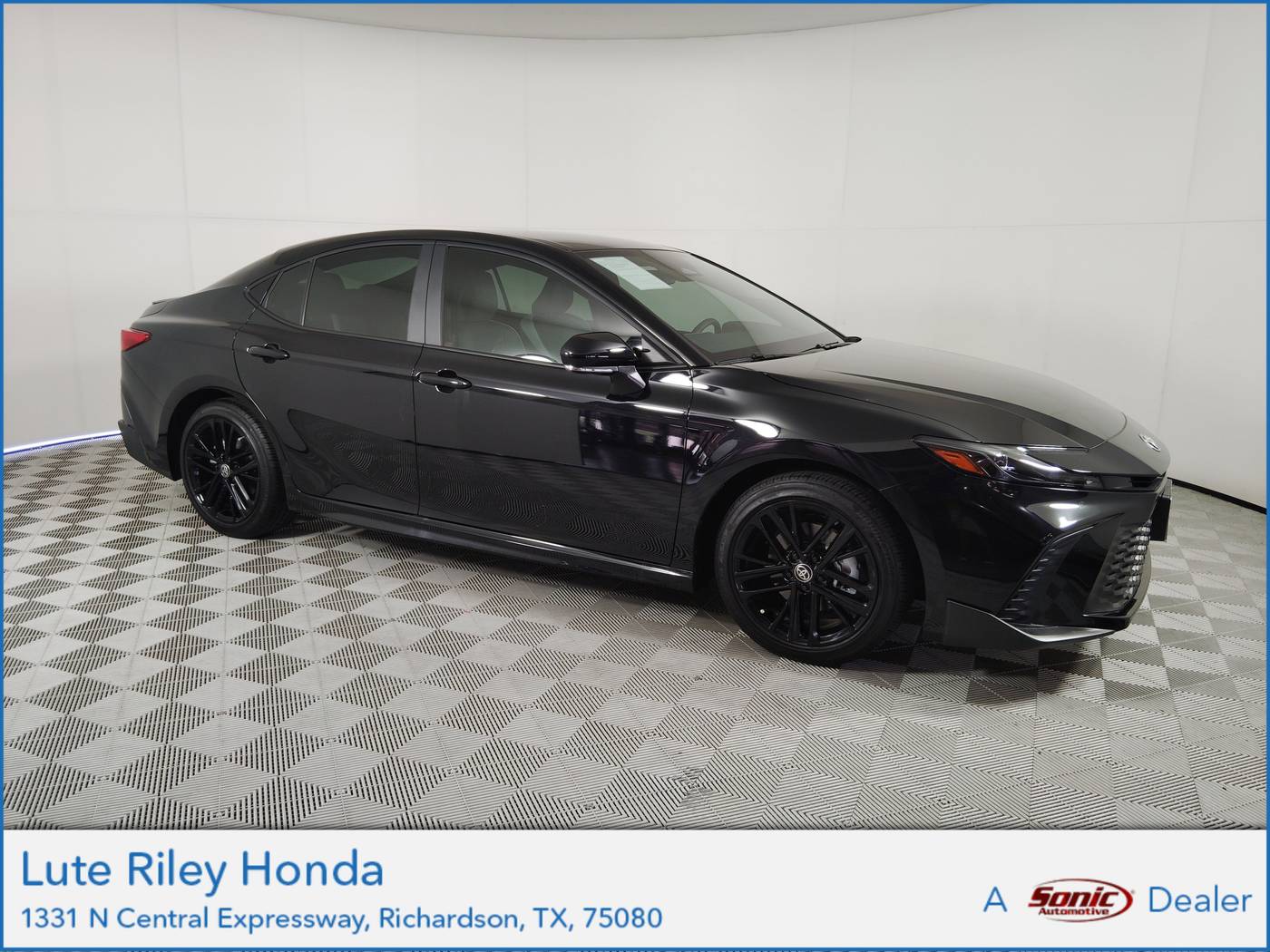 2025 Toyota Camry SE — Sedan — 16 mi — Richardson, TX