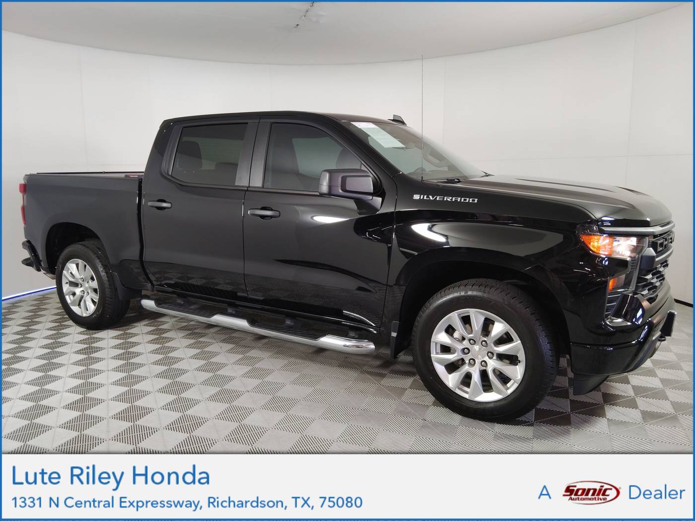 2023 Chevrolet Silverado 1500 Custom — Pickup Truck — 17,404 mi — Richardson, TX