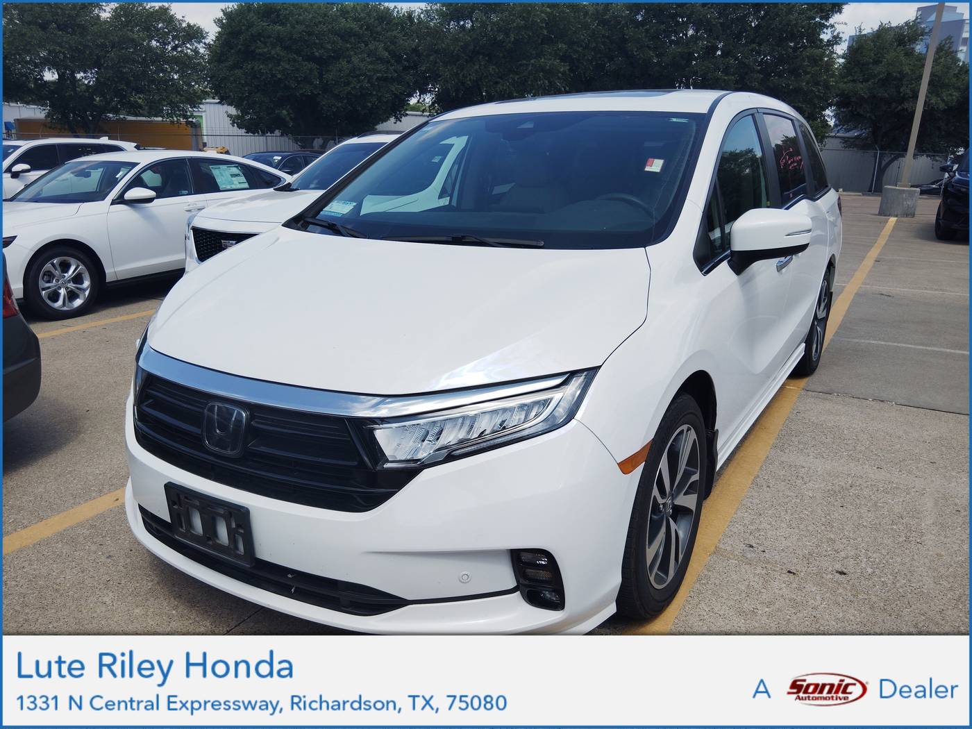 2023 Honda Odyssey Touring — Minivan — 18,994 mi — Richardson, TX