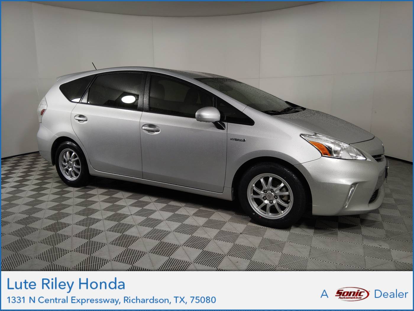2014 Toyota Prius v Two — Wagon — 62,794 mi — Richardson, TX