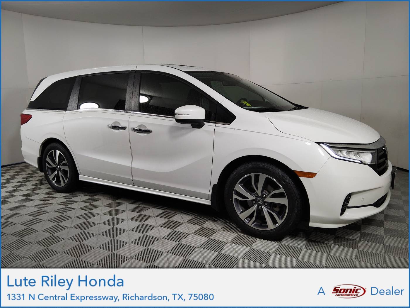 2022 Honda Odyssey Touring — Minivan — 54,735 mi — Richardson, TX