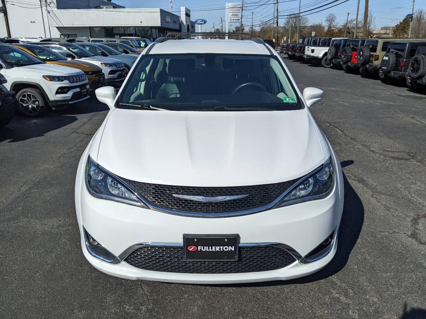2018 Chrysler Pacifica Touring L — Minivan — 56,594 mi — Somerville, NJ
