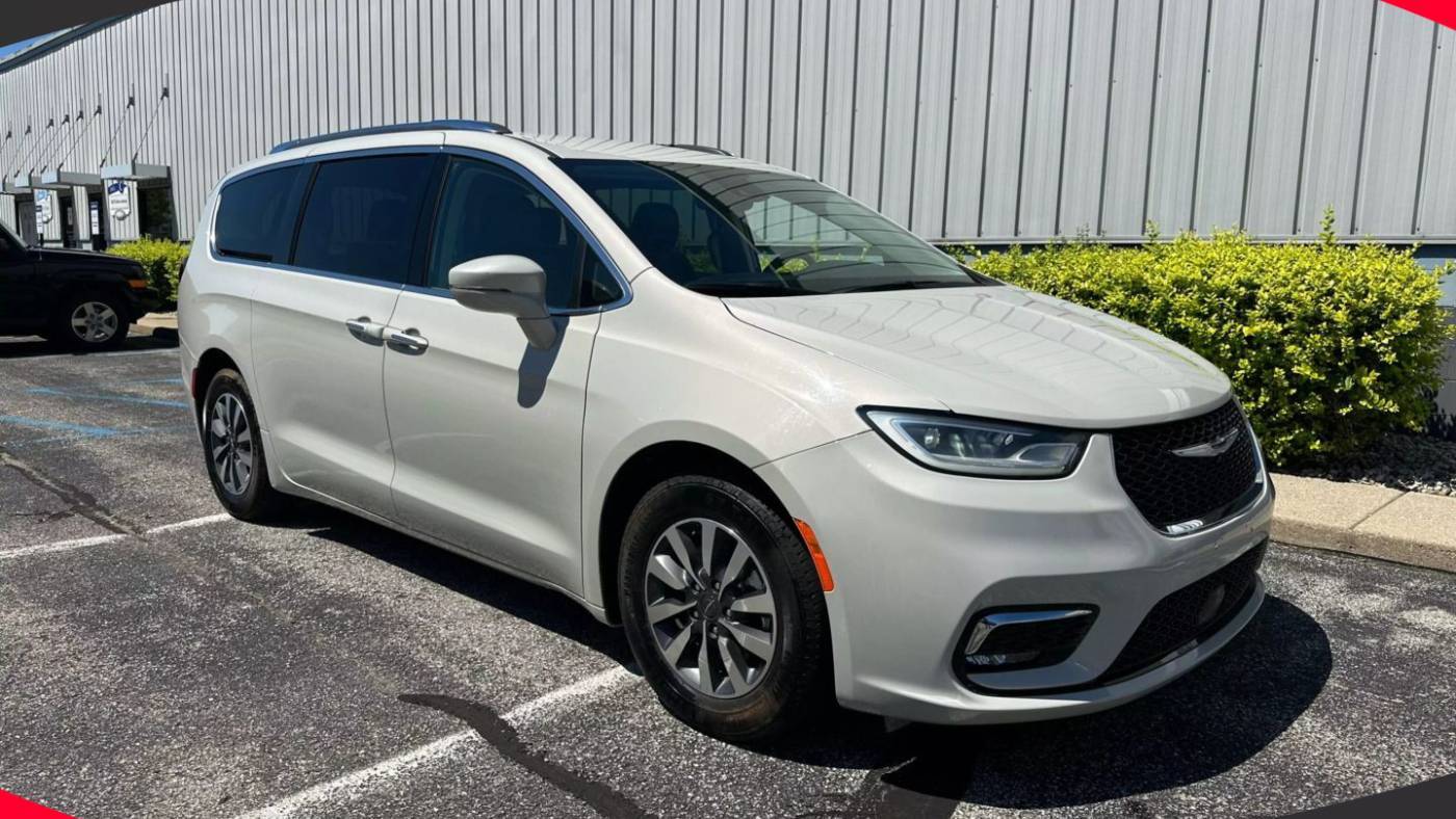 2021 Chrysler Pacifica Touring L — Minivan — 69,699 mi — Indianapolis, IN