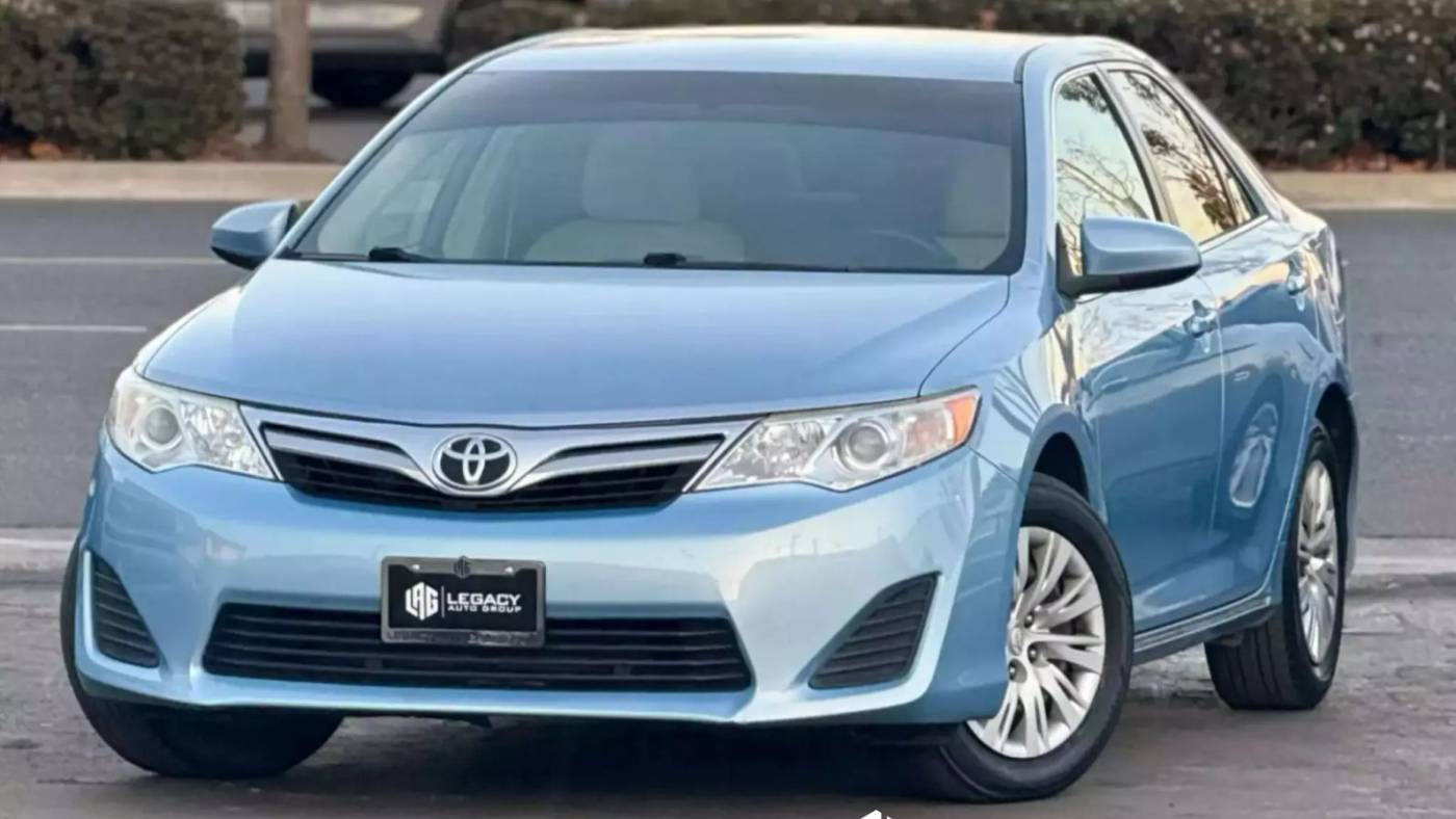 2012 Toyota Camry LE — Sedan — 95,635 mi — Lawndale, CA