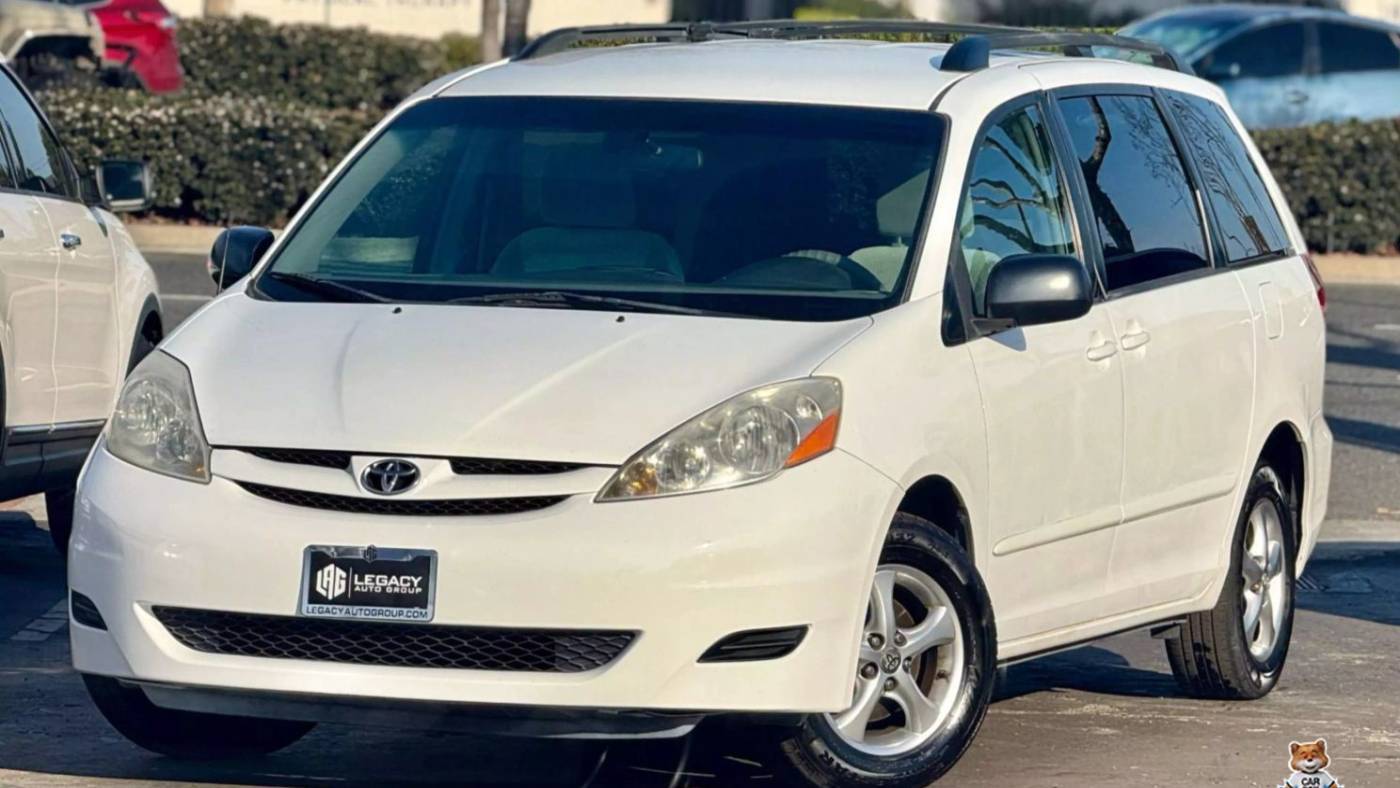 2008 Toyota Sienna LE — Minivan — 134,799 mi — Lawndale, CA