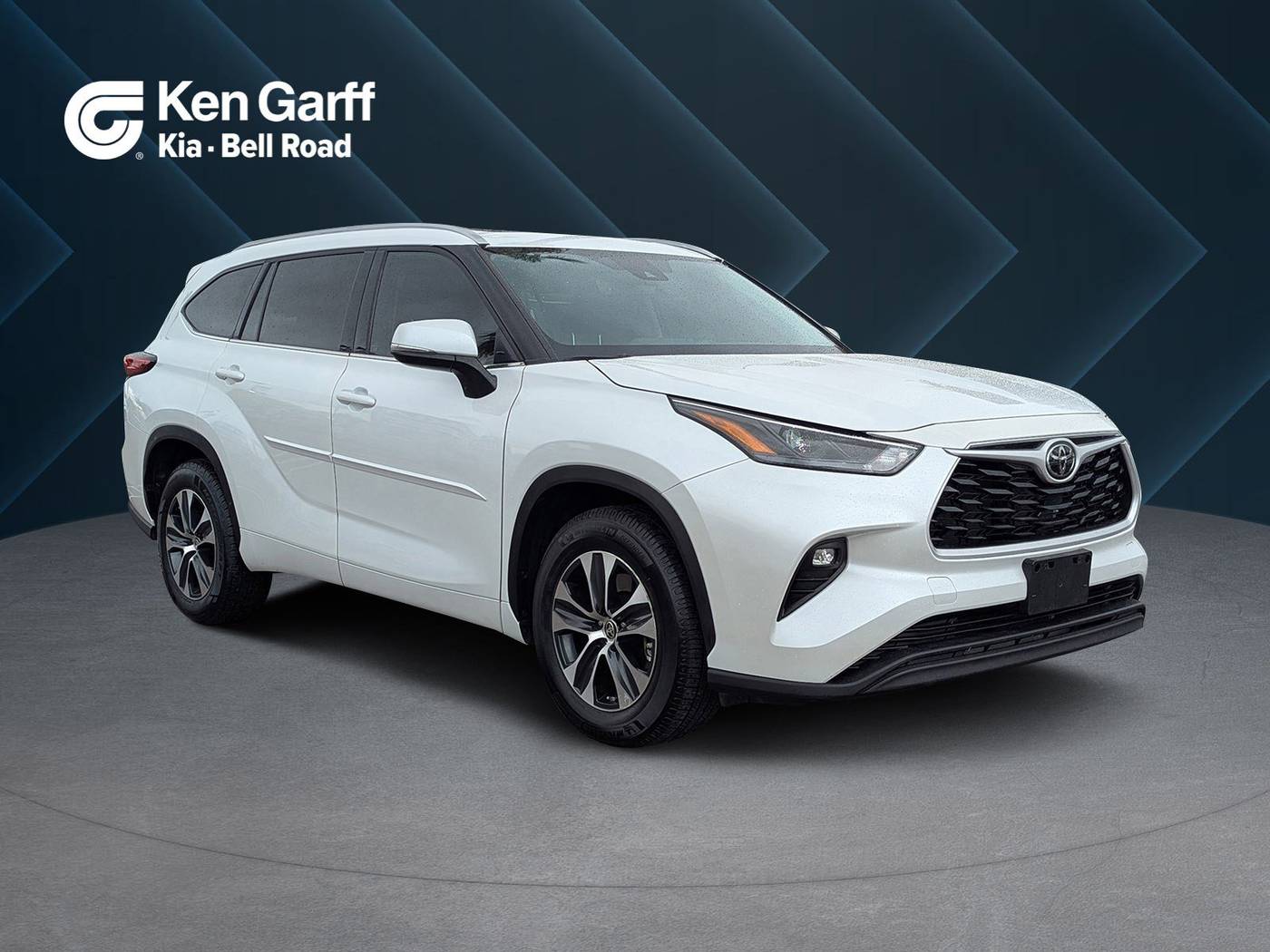 2022 Toyota Highlander XLE — SUV — 39,700 mi — Phoenix, AZ