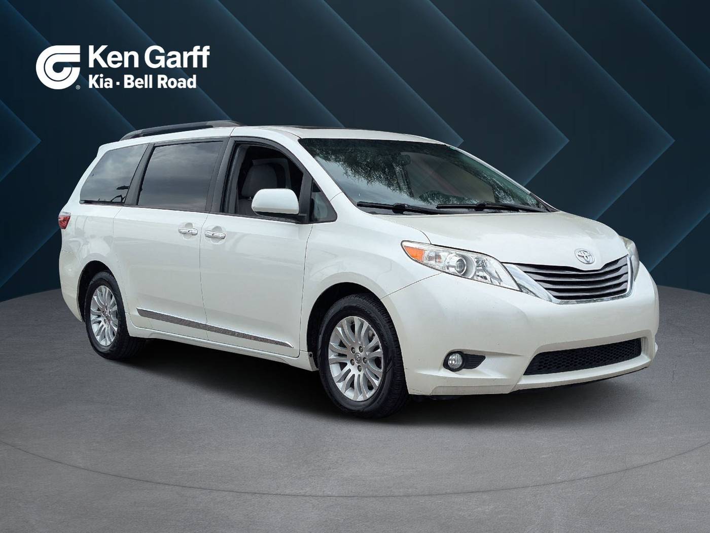 2017 Toyota Sienna XLE — Minivan — 94,831 mi — Phoenix, AZ
