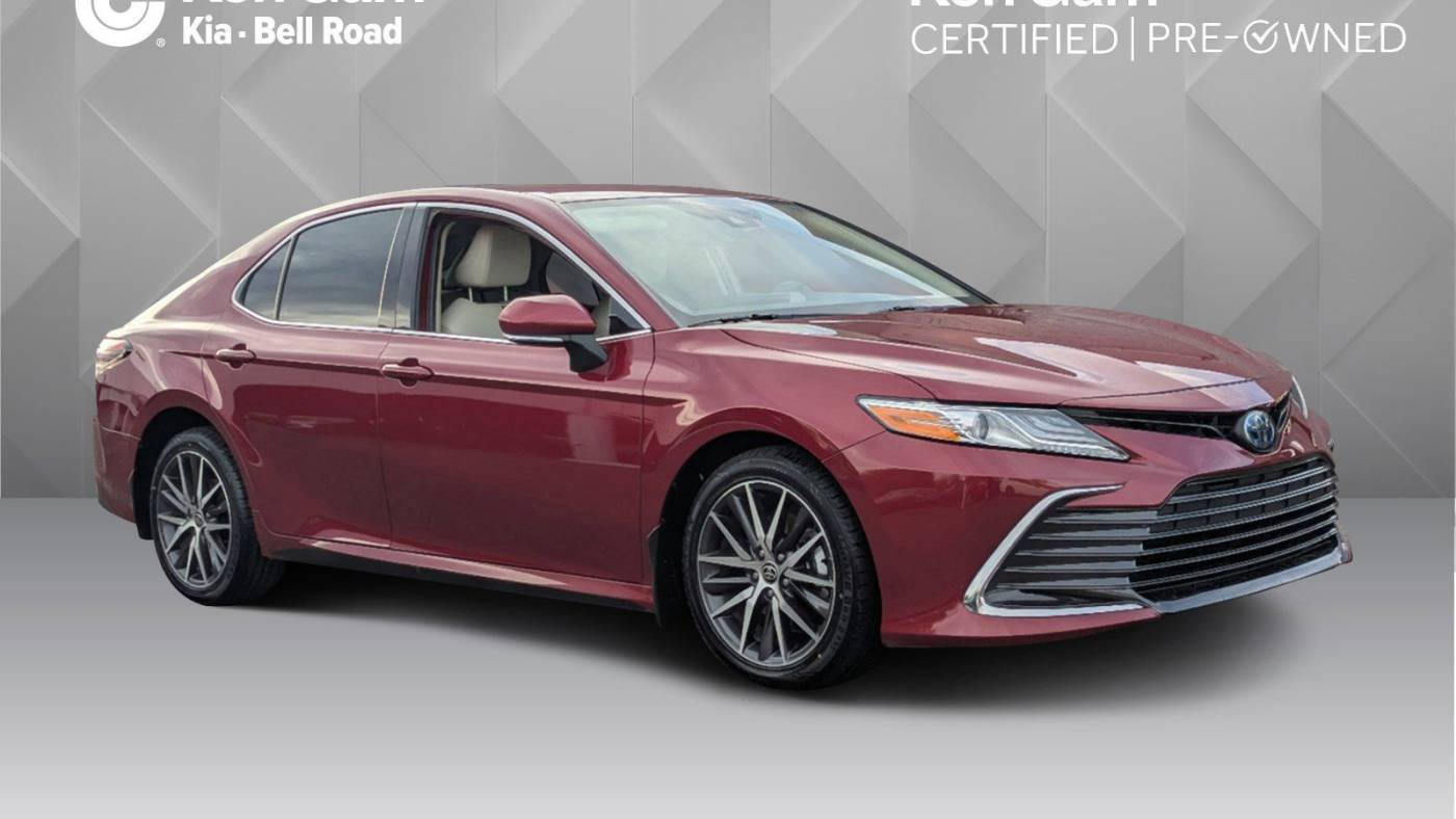 2022 Toyota Camry Hybrid XLE — Sedan — 33,950 mi — Phoenix, AZ