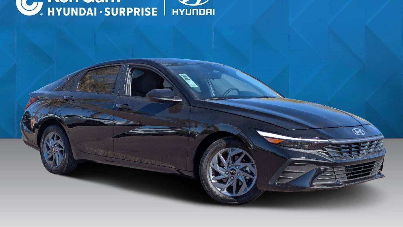 2024 Hyundai Elantra SEL — Sedan — 4,893 mi — Surprise, AZ
