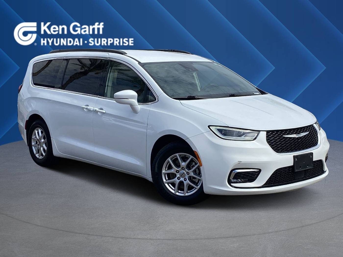 2022 Chrysler Pacifica Touring L — Minivan — 82,120 mi — Surprise, AZ